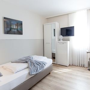 Zimmer mit Kingsize-Bett