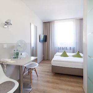 Standard Zimmer mit Kingsize-Bett